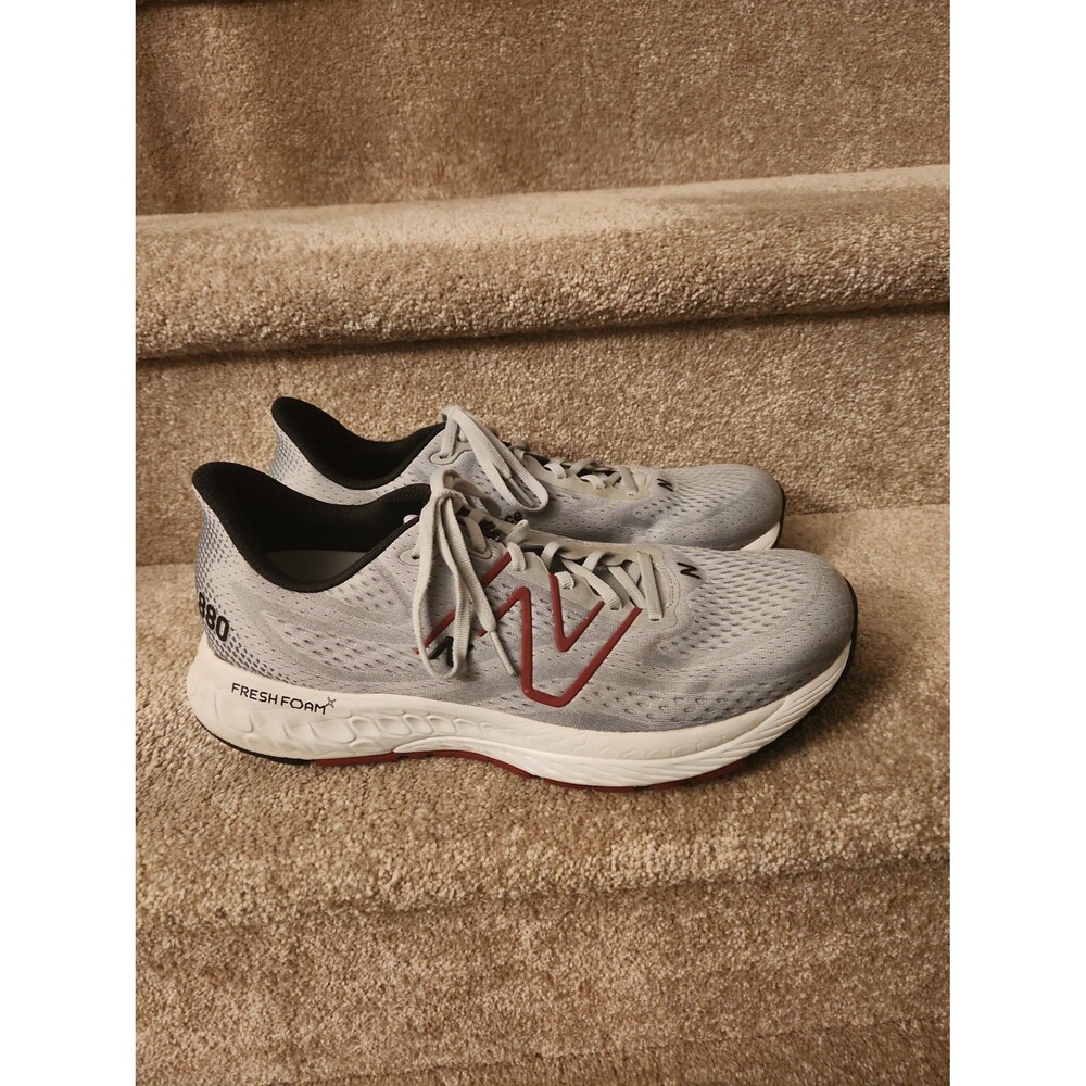 New Balance Men's Fresh Foam 880 Gray w/ Red Accents Sneakers Size 11.5
